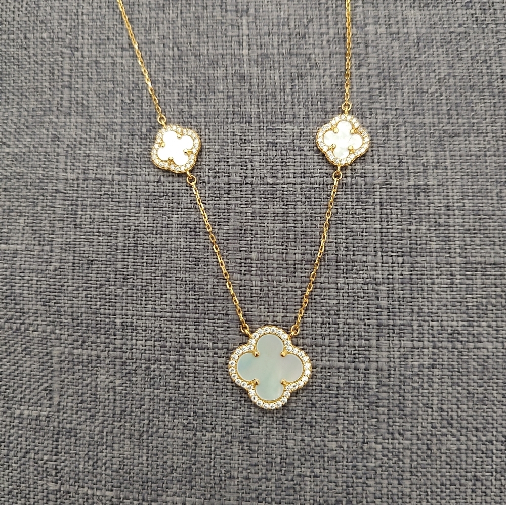 Rachel Zoe White Clover Necklace 18K Gold Plated Sterling NWT - Picture 3 of 5